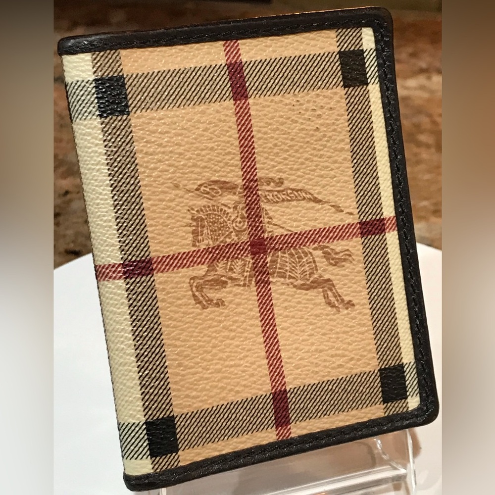 Burberry Nova Check Card/ID Holder 😍❤️ - Picture 11 of 17